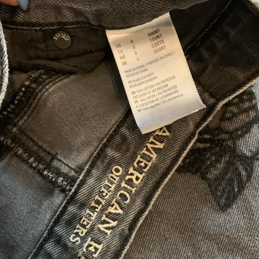 Black Floral American Eagle Jeans🖤 - Picture 3 of 4